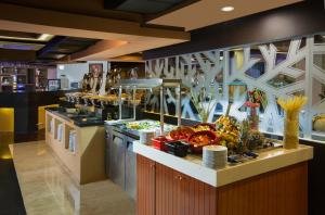 Restoran Horison Ultima Suites & Residences Rasuna Jakarta 1